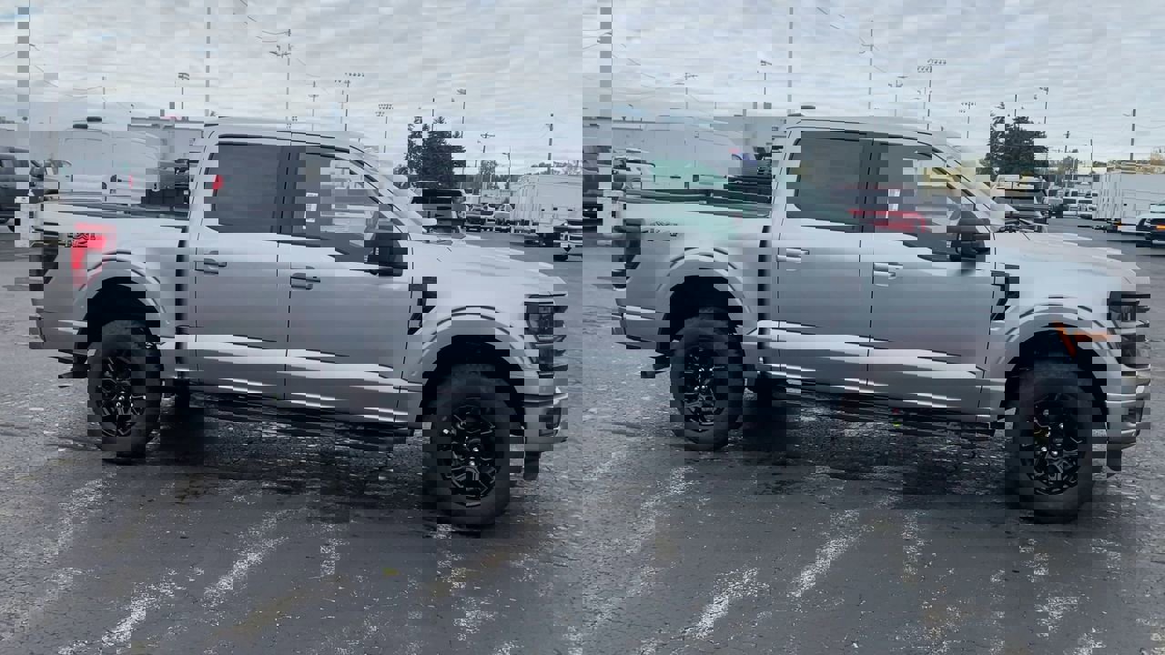 2025 Ford F-150 XLT photo 3