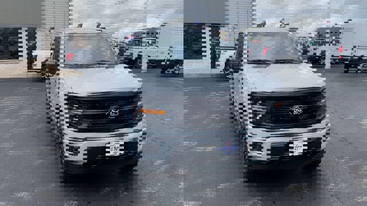 2025 Ford F-150 XLT photo 4