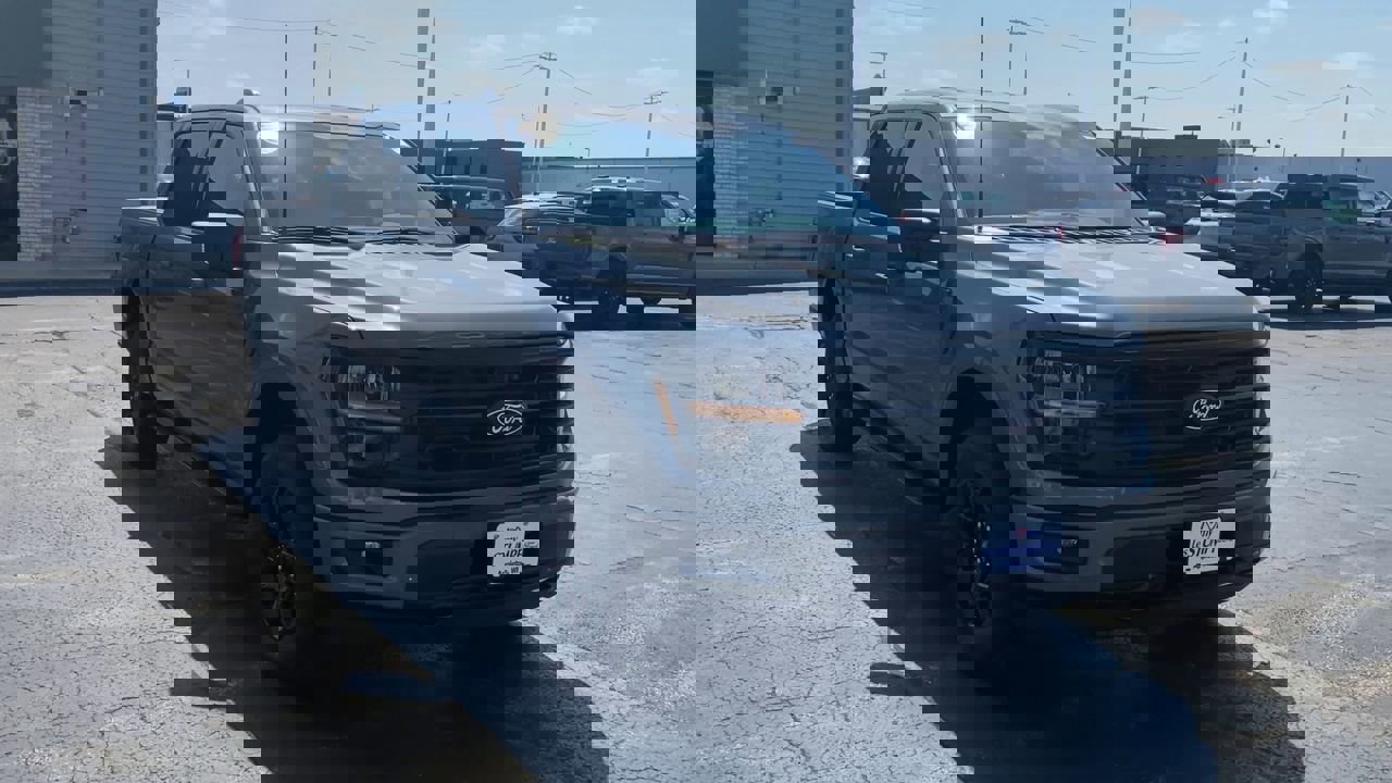 2025 Ford F-150 XLT photo 4
