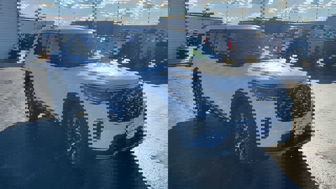 2026 Ford Explorer Platinum photo 4