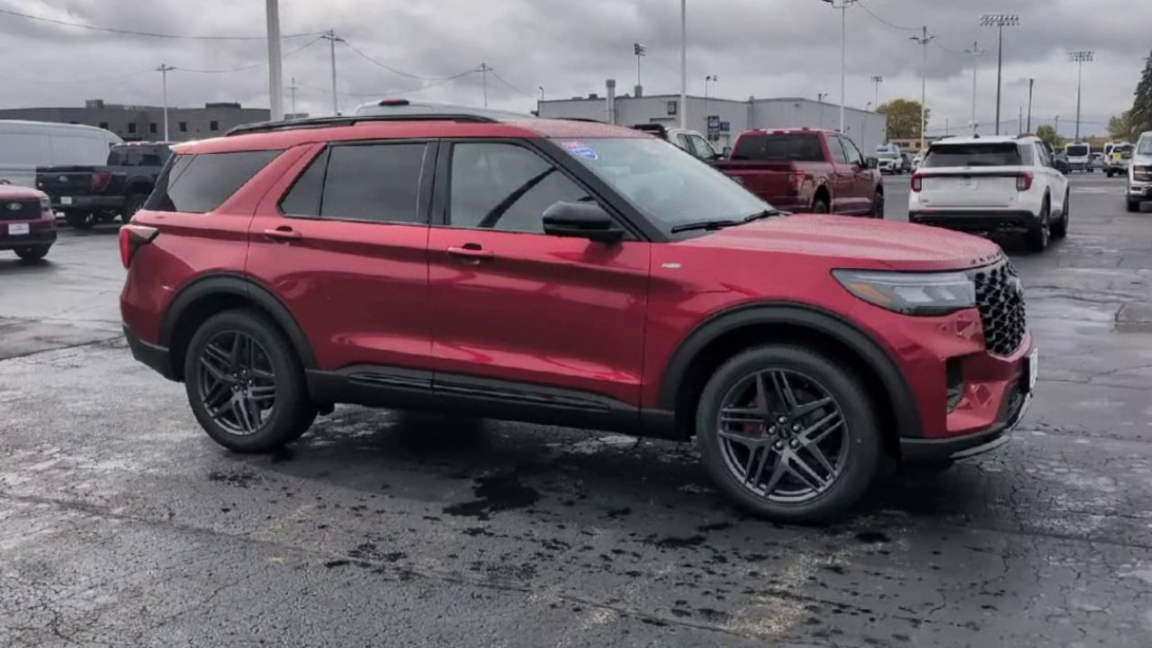 2026 Ford Explorer ST-Line photo 3