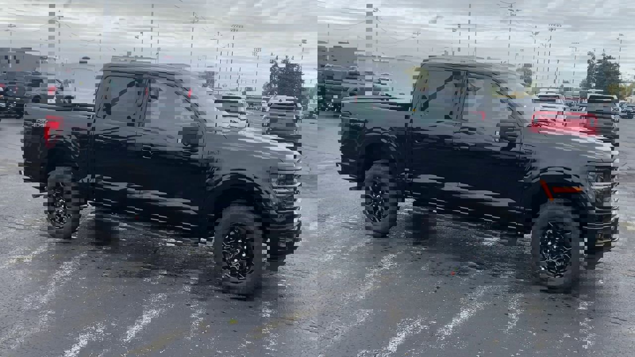 2025 Ford F-150 XLT photo 3