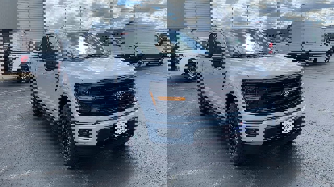 2025 Ford F-150 XLT photo 4