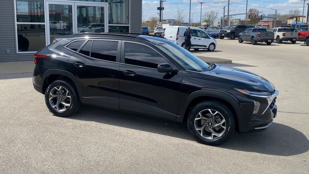 Used 2024 Chevrolet Trax LT SUV
