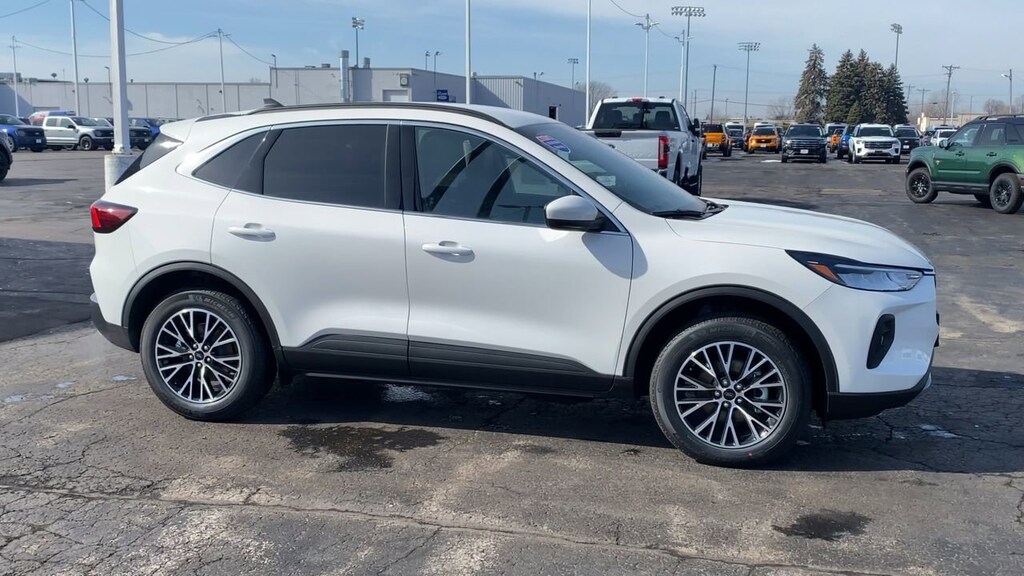New 2026 Ford Escape PHEV SUV