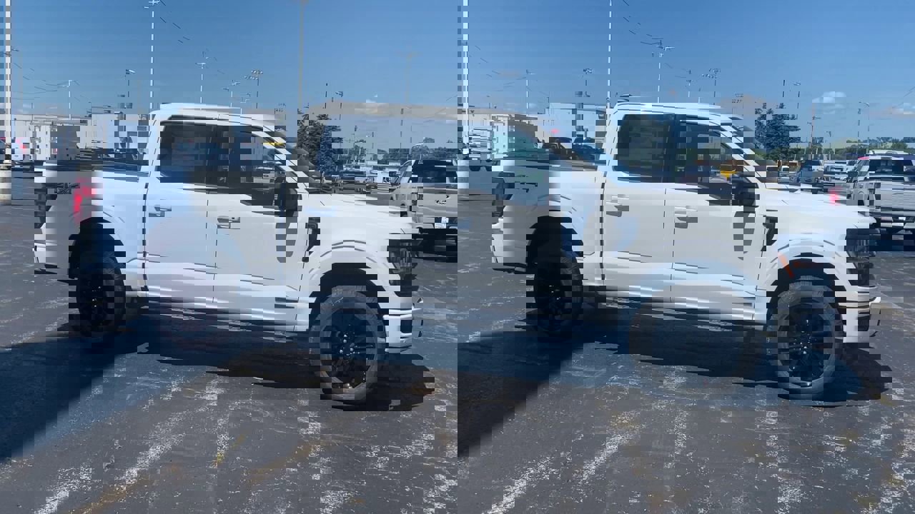 2025 Ford F-150 XLT photo 2