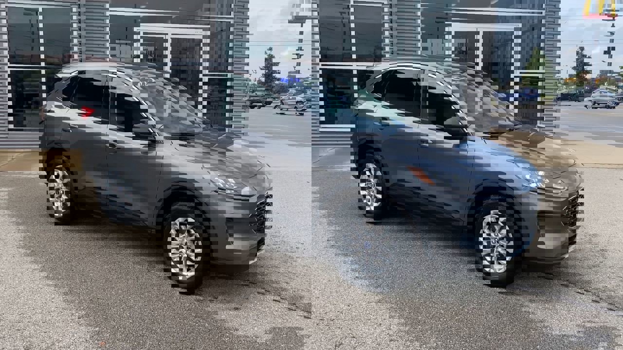 2022 Ford Escape SE photo 3