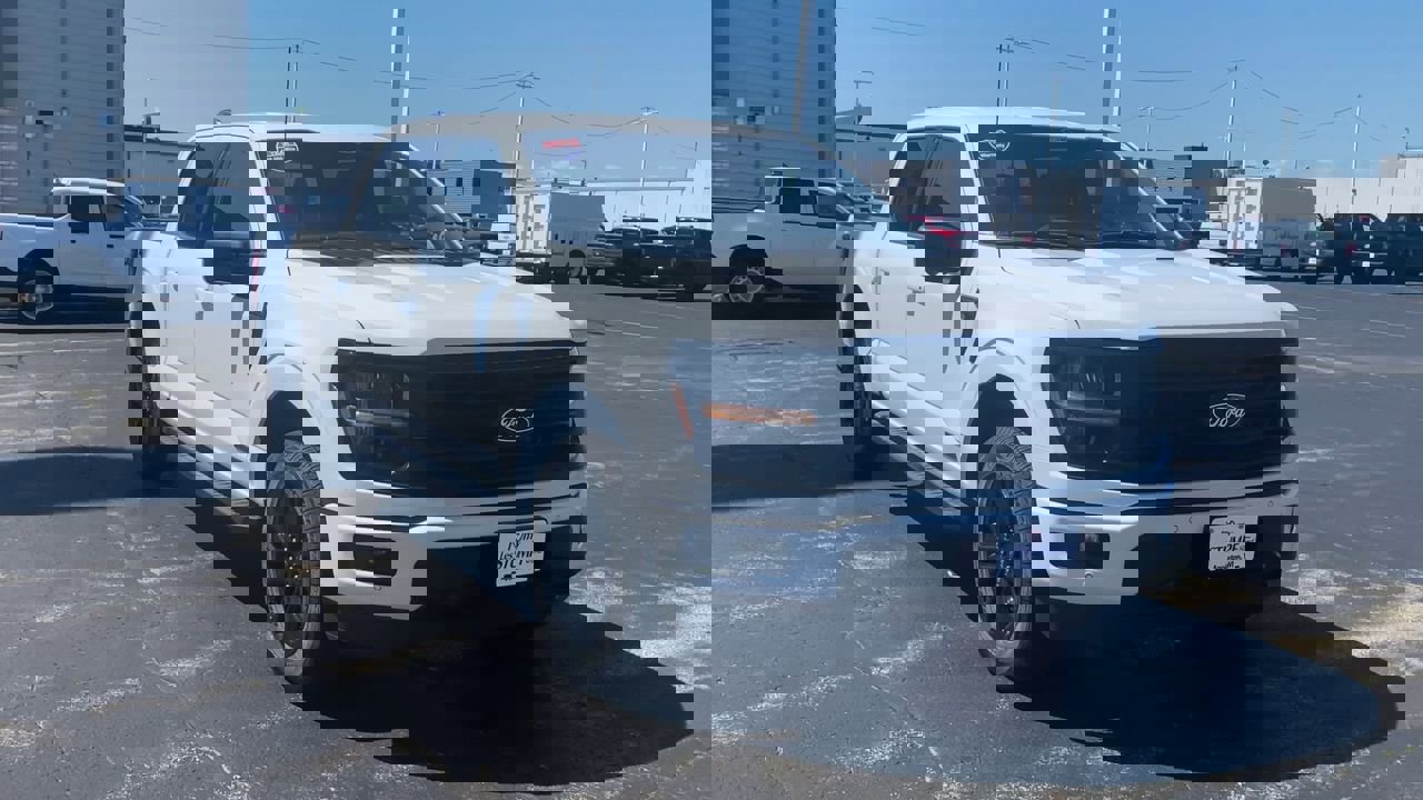 2025 Ford F-150 XLT photo 3