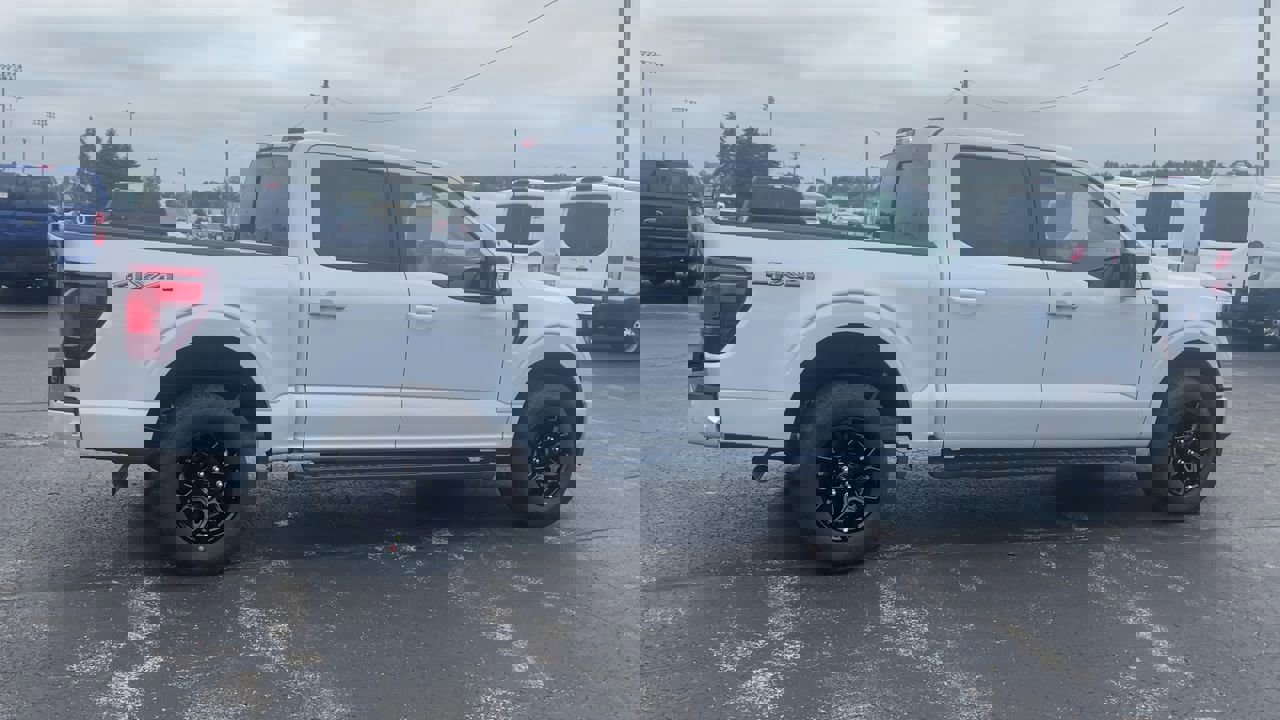 2025 Ford F-150 XLT photo 2