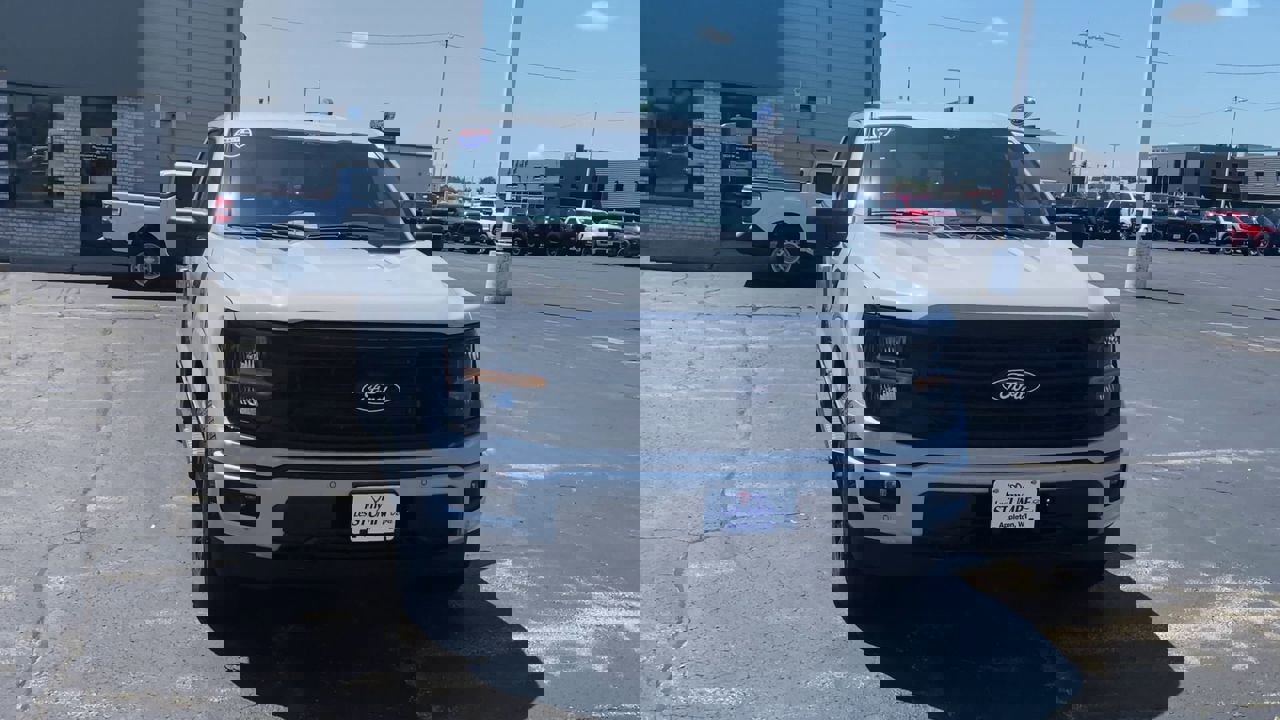 2025 Ford F-150 XLT photo 4