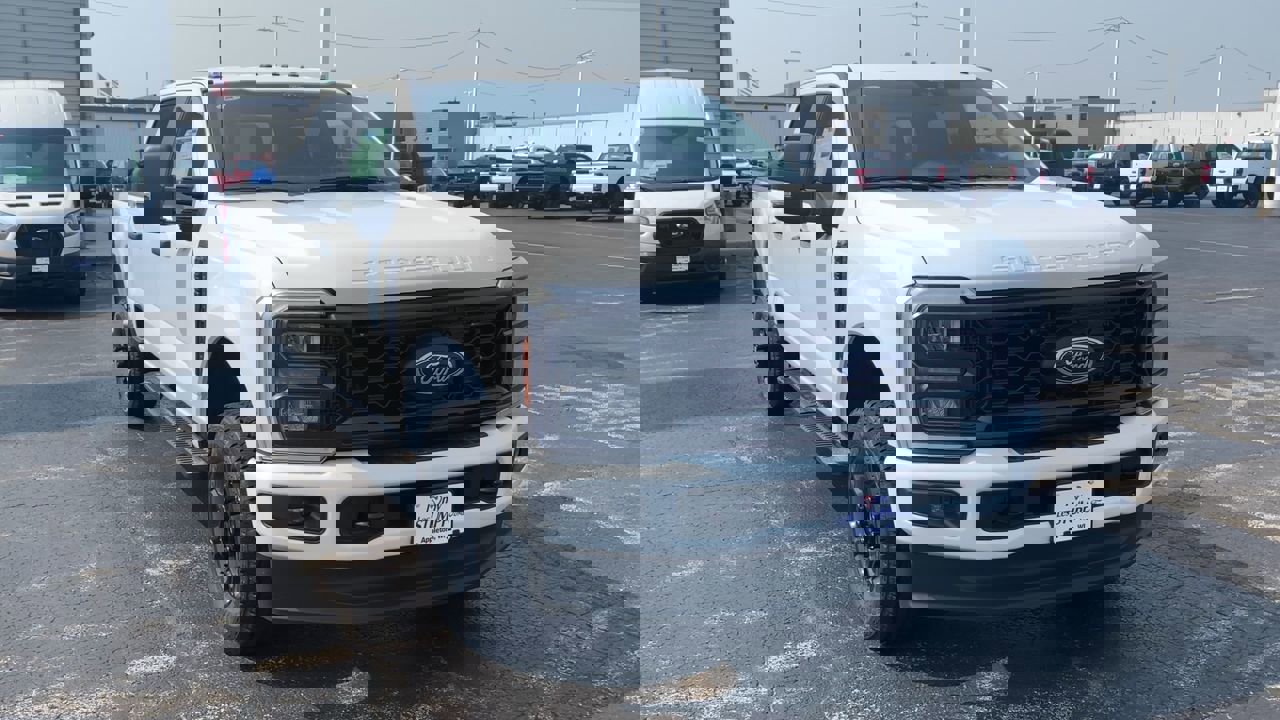 2025 Ford F-250 XL photo 4