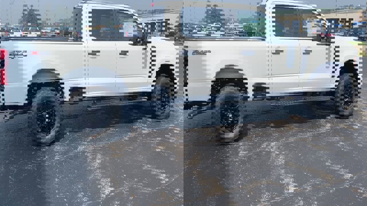 2025 Ford F-250 XL photo 2