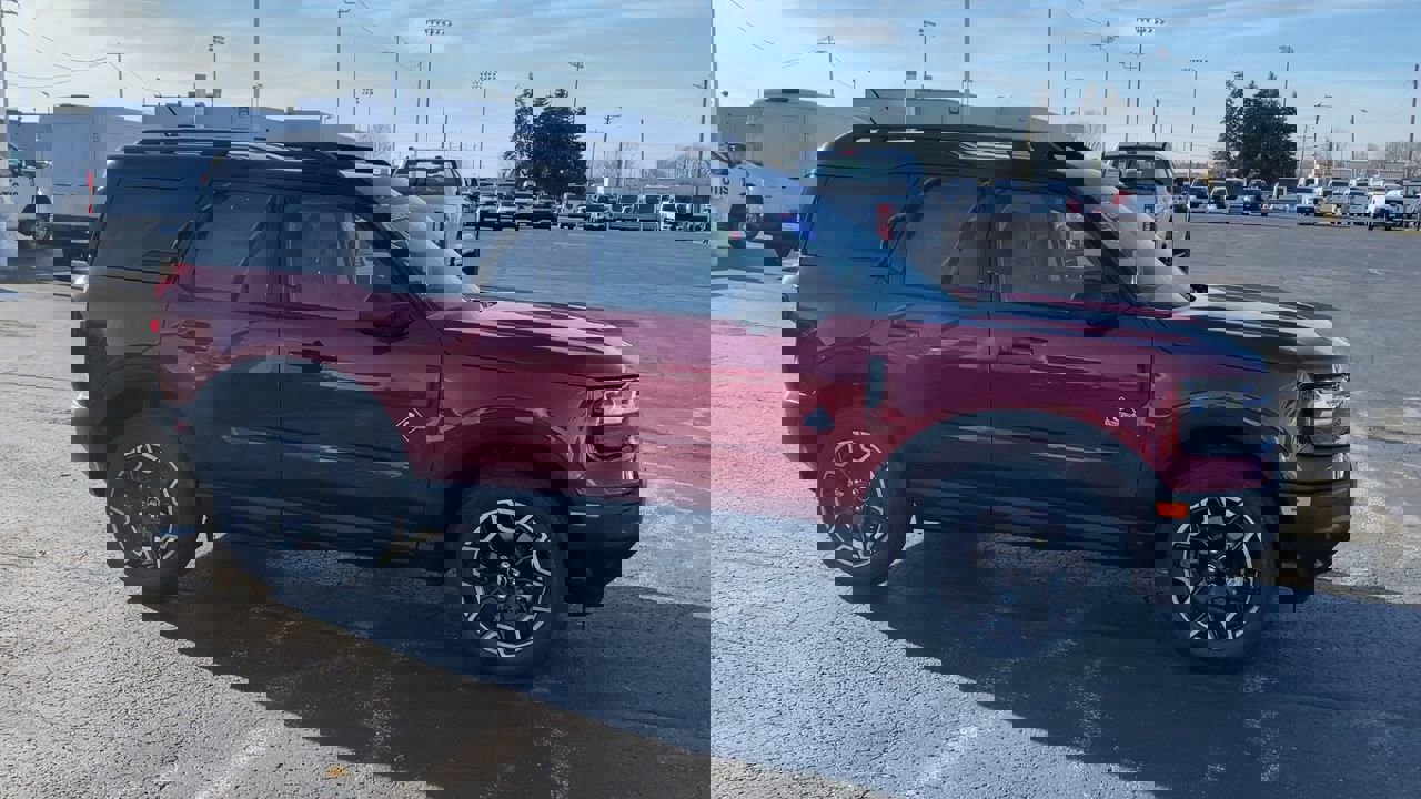 2025 Ford Bronco Sport Outer Banks photo 2