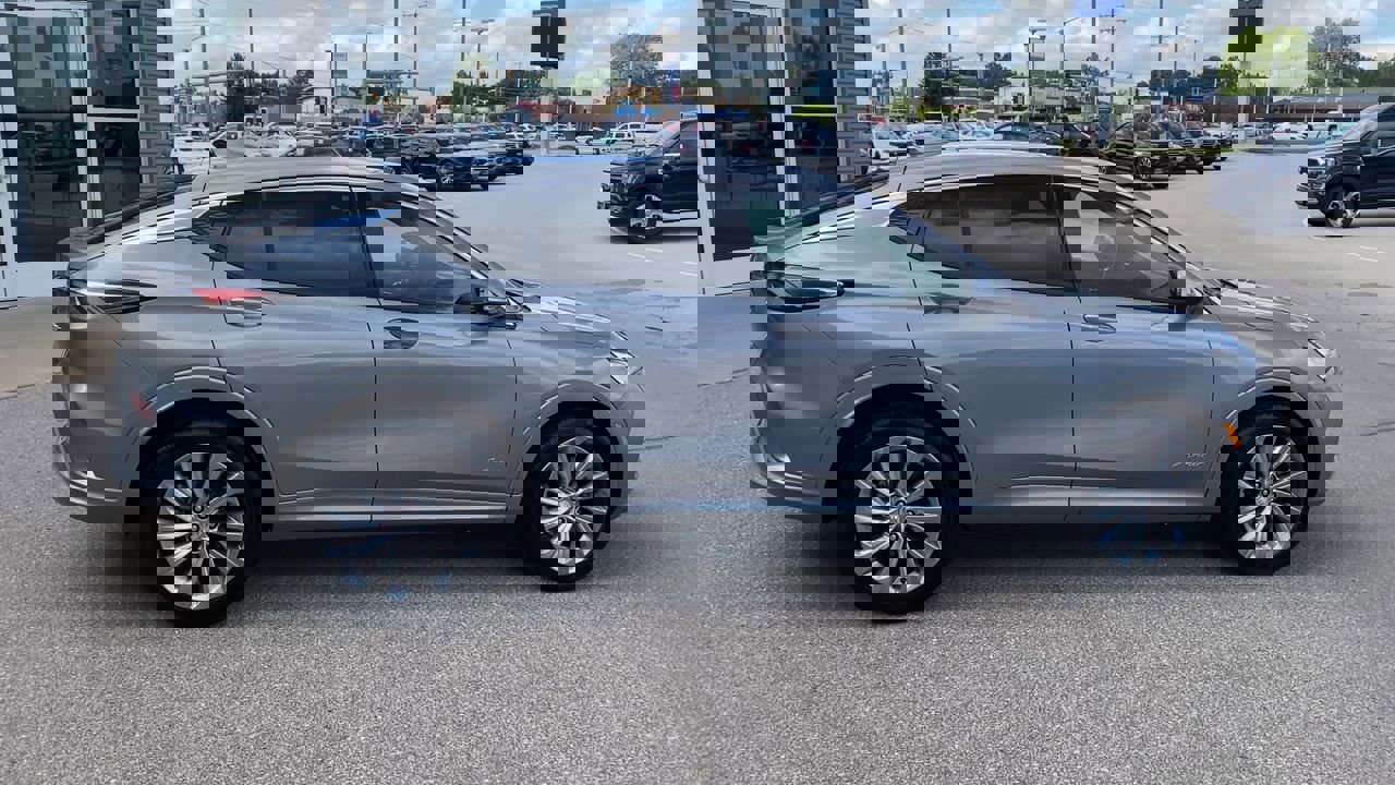 2024 Buick Envista Avenir photo 2