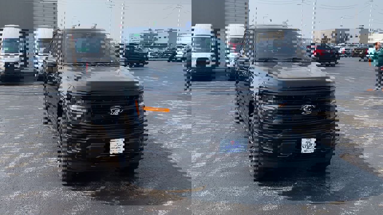 2025 Ford F-150 XLT photo 4