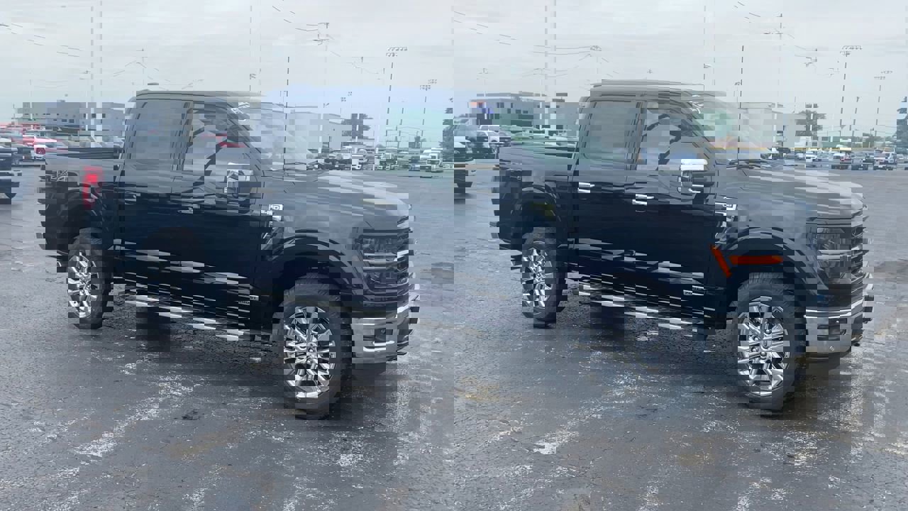 2025 Ford F-150 XLT photo 3