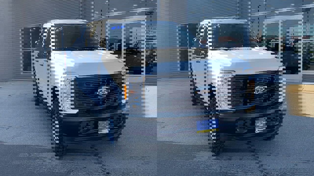 2023 Ford F-250 XL photo 4