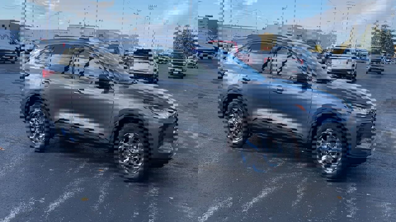 2026 Ford Escape ST-Line photo 3