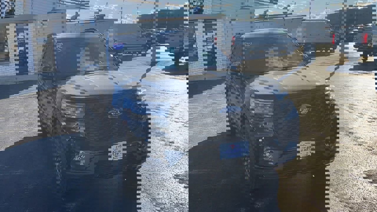 2026 Ford Explorer ST-Line photo 4