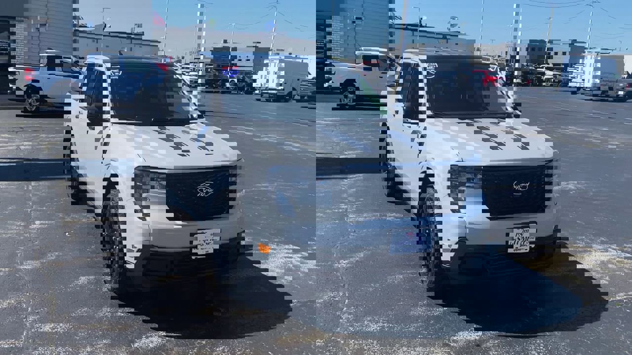 2025 Ford Maverick XLT photo 3