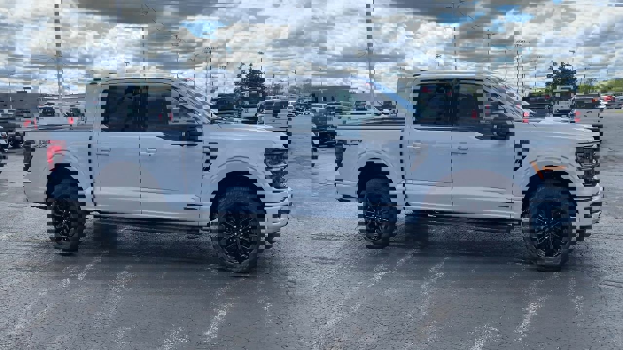 2025 Ford F-150 XLT photo 3