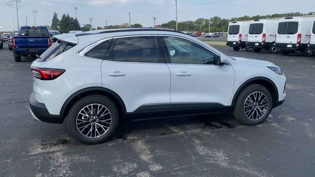 New 2026 Ford Escape PHEV SUV