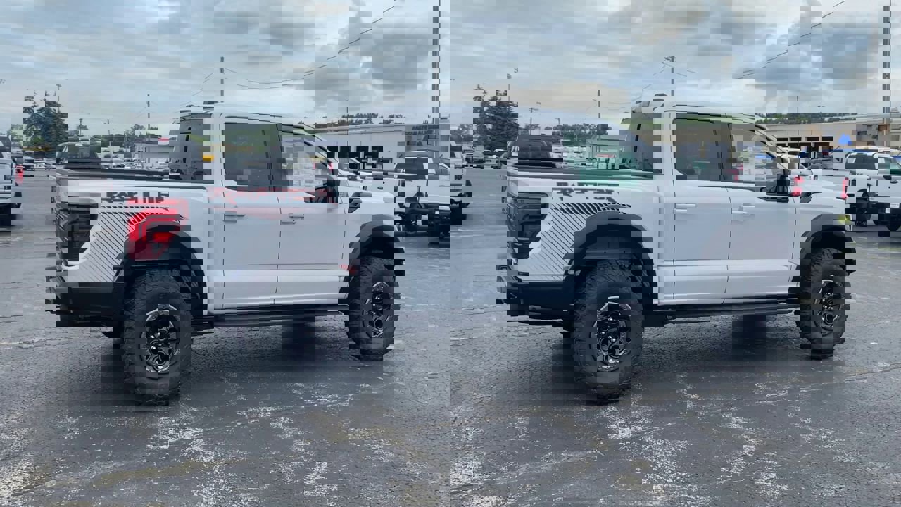 2025 Ford F-150 Raptor photo 2