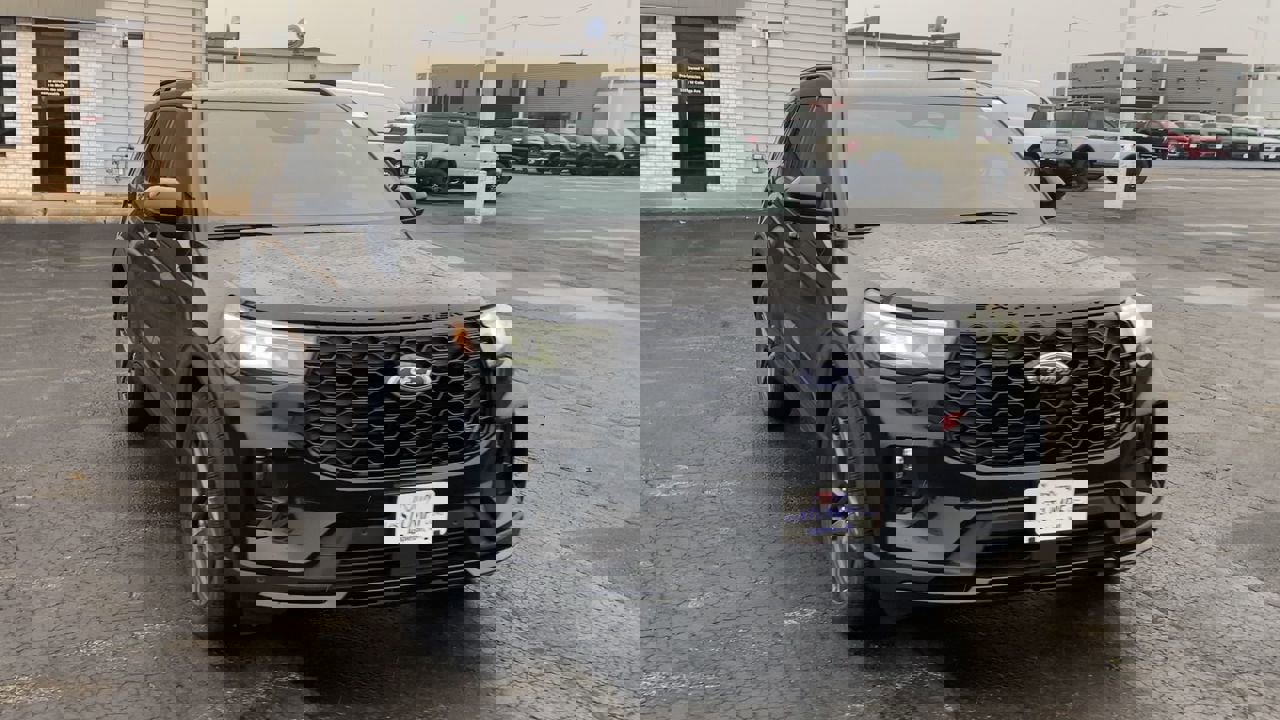 2026 Ford Explorer ST photo 4