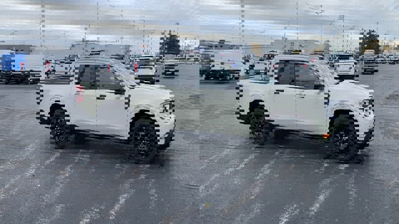 2025 Ford Maverick XLT photo 3