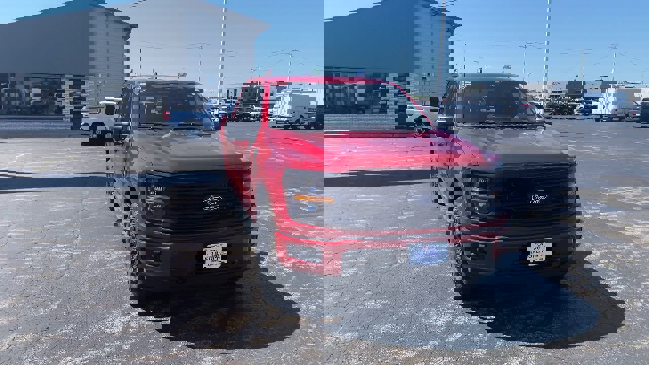 2025 Ford F-150 XLT photo 3