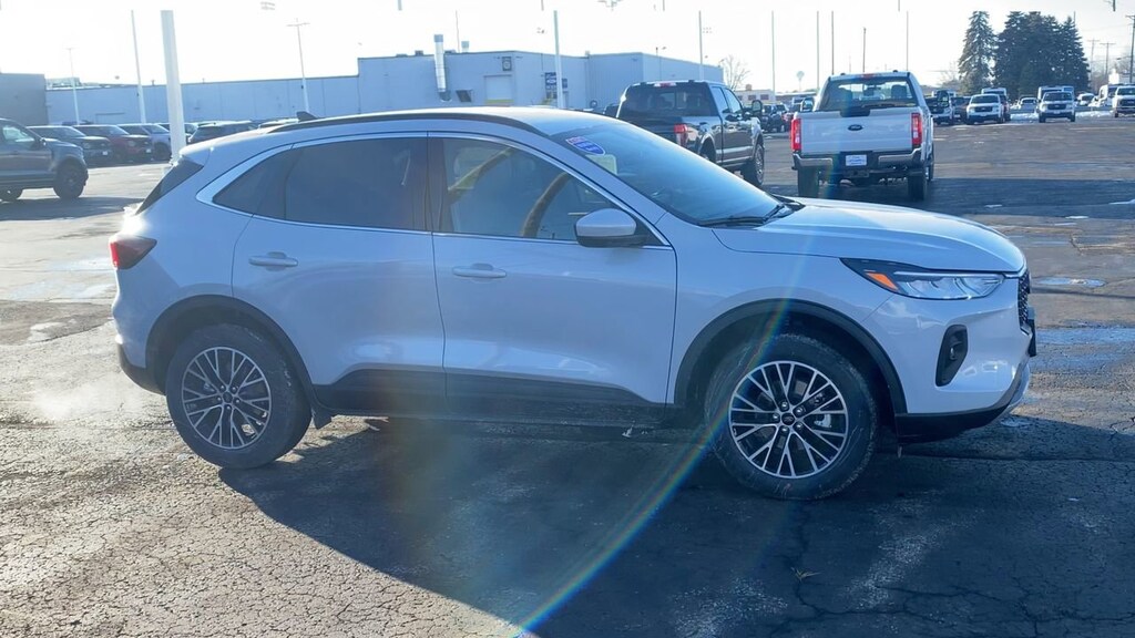New 2026 Ford Escape PHEV SUV