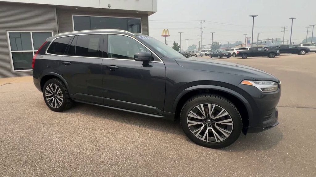 Used 2021 Volvo XC90 Momentum SUV