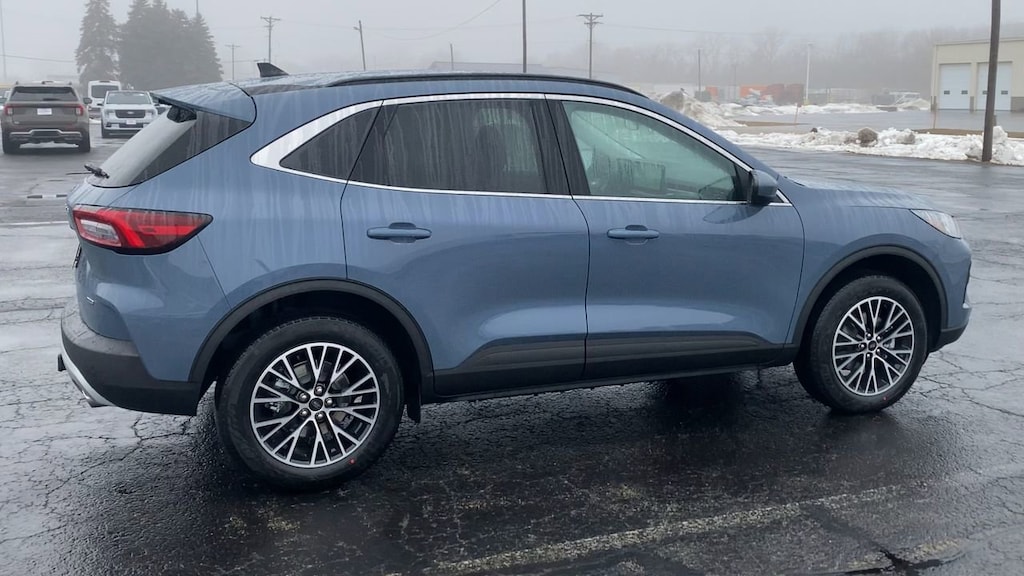 New 2026 Ford Escape PHEV SUV