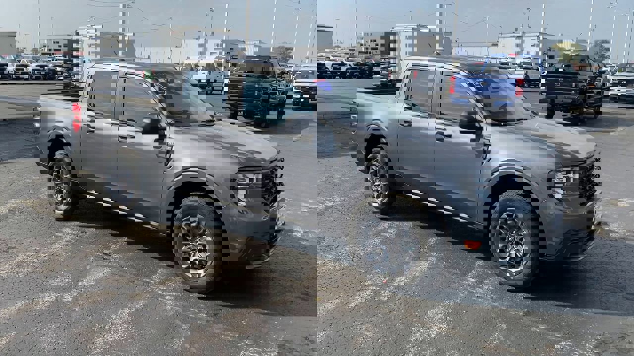 2025 Ford Maverick XLT photo 3