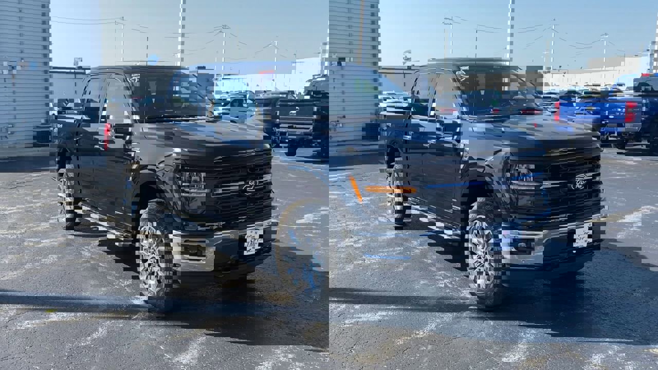 2025 Ford F-150 XLT photo 4