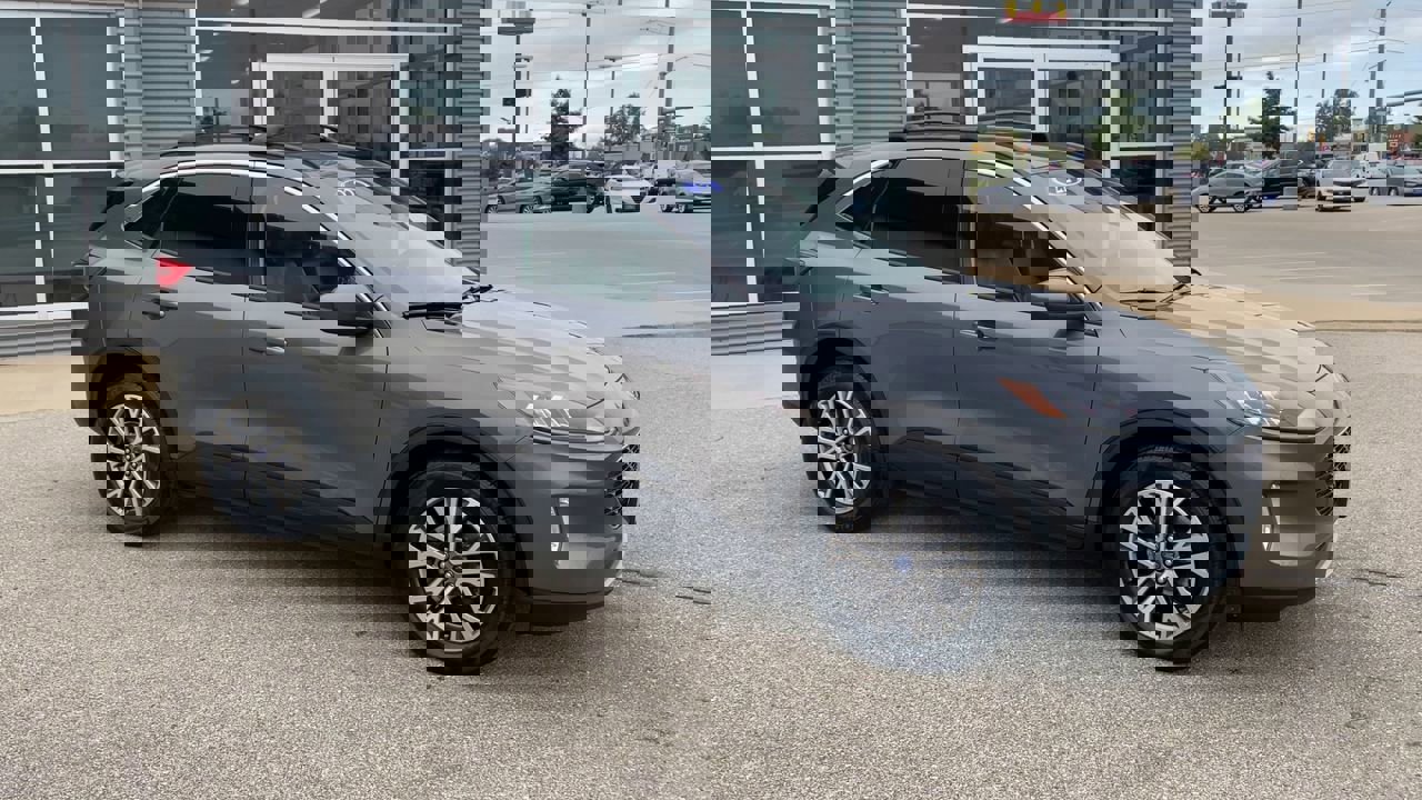 2022 Ford Escape SEL photo 3