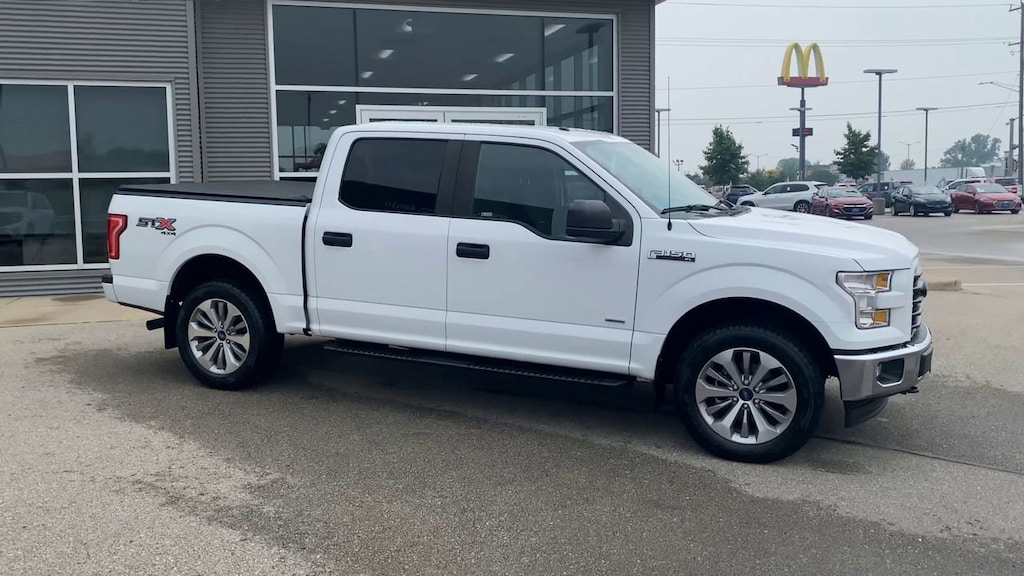 Used 2017 Ford F-150 XL 4WD SuperCrew 5.5 Box Truck SuperCrew Cab