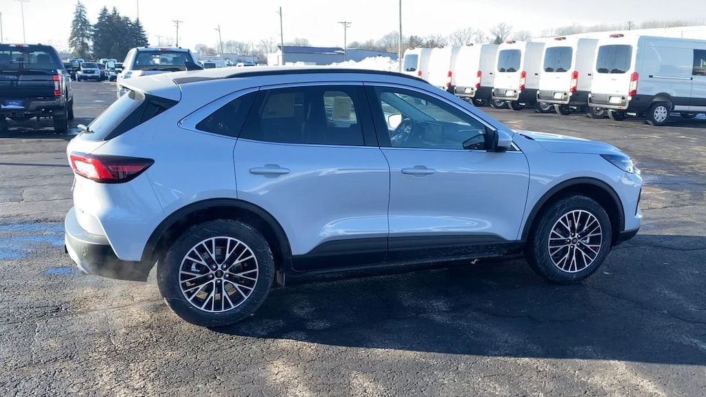 New 2026 Ford Escape PHEV SUV