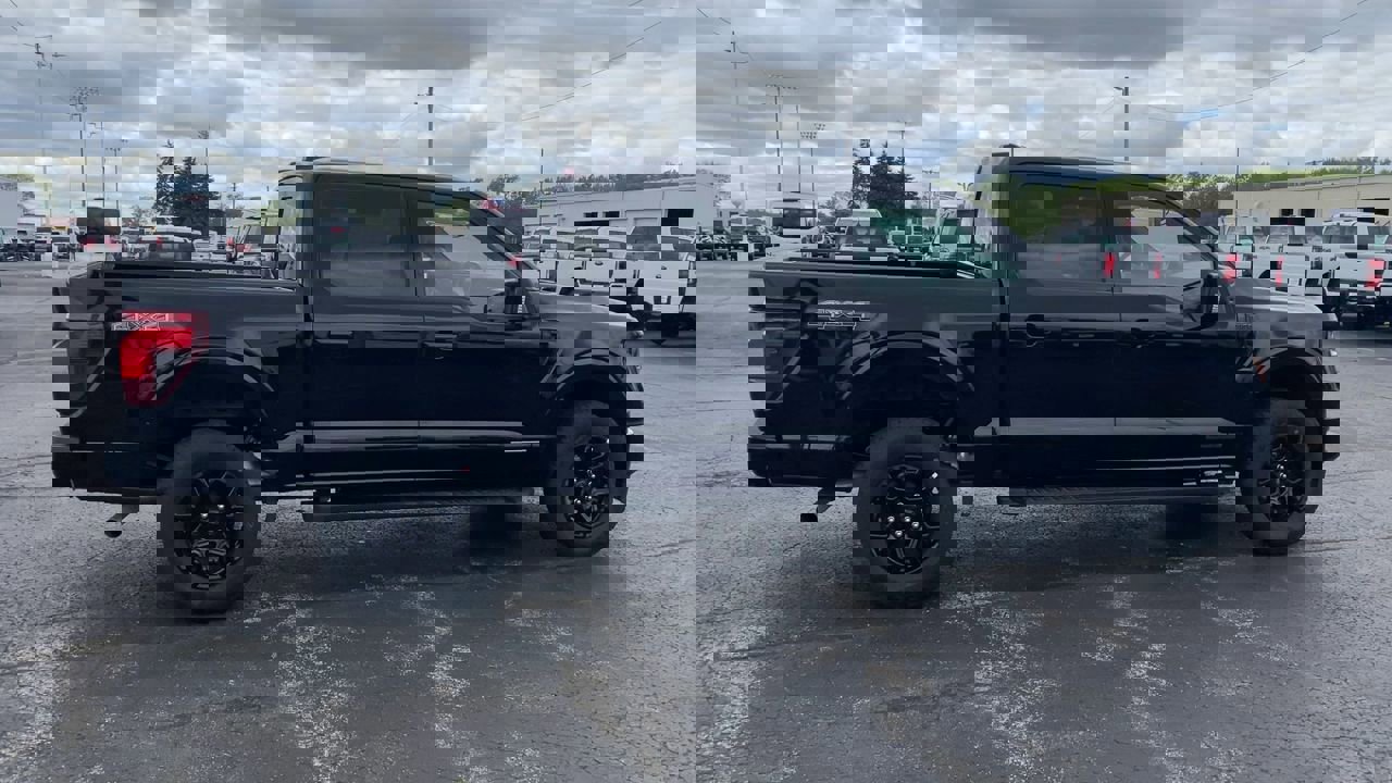 2025 Ford F-150 XLT photo 2