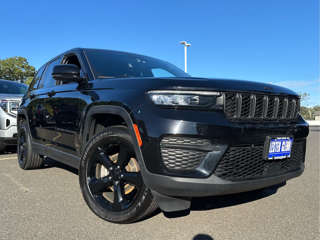 Used 2023 Jeep Grand Cherokee Altitude 4x4