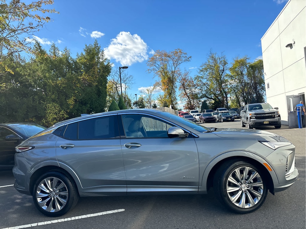 Used 2025 Buick Envista Avenir FWD