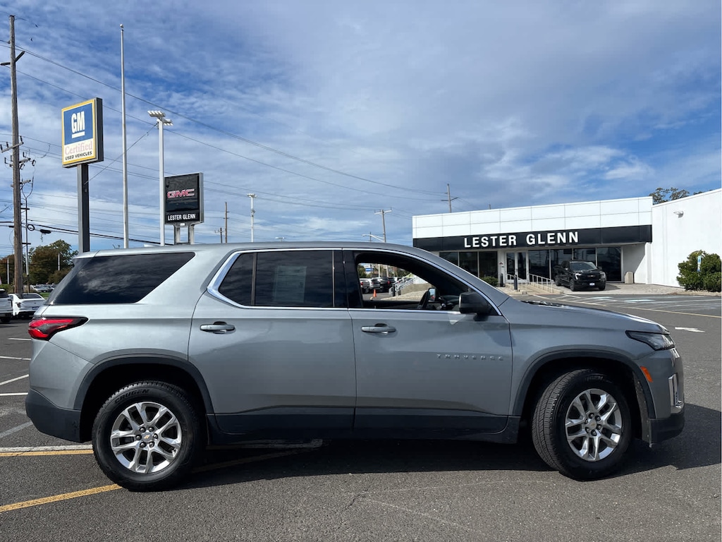 Used 2023 Chevrolet Traverse LS FWD