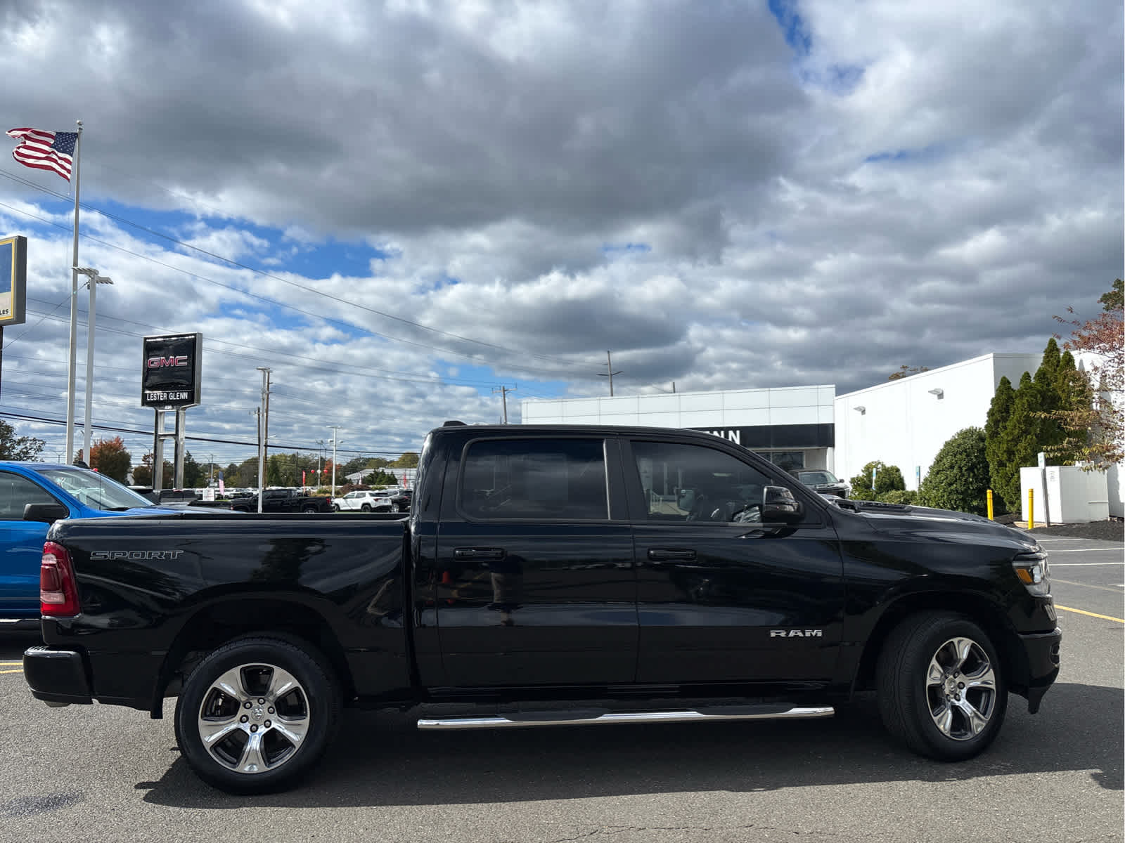 2023 Ram 1500 Laramie photo 2