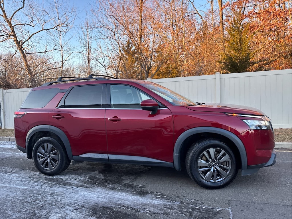 Used 2022 Nissan Pathfinder SV 4WD