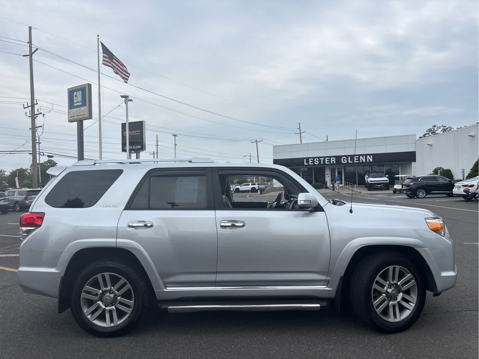 2013 Toyota 4Runner Limited photo 2