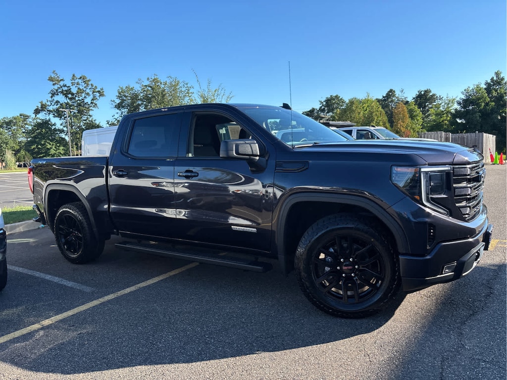 Used 2024 GMC Sierra 1500 Elevation 4WD Crew Cab 147 4WD Crew Cab 147