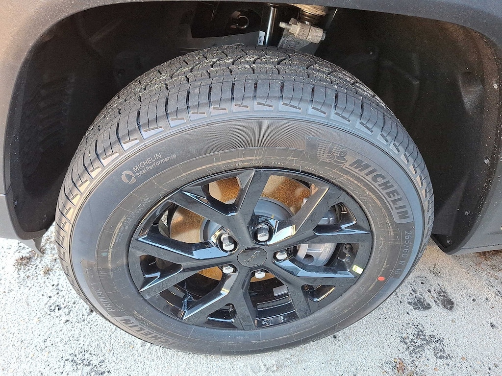 New 2025 Jeep Grand Cherokee L Altitude X Sport Utility