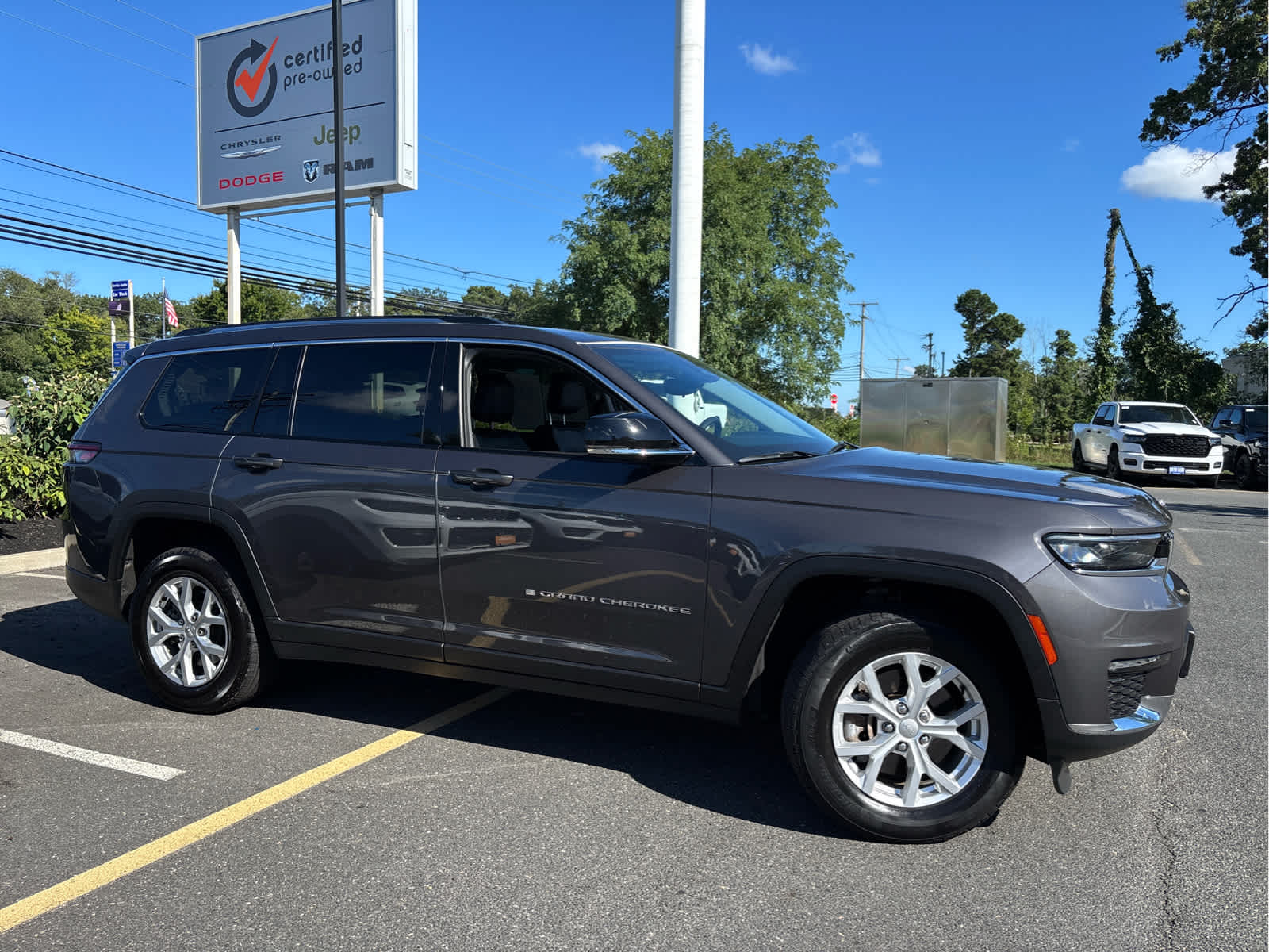 2023 Jeep Grand Cherokee Limited photo 3