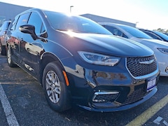 2026 Chrysler Pacifica Select Passenger Van