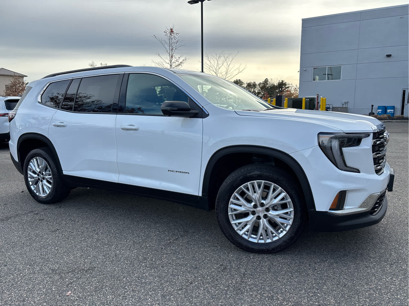 2025 Gmc Acadia Elevation photo 2